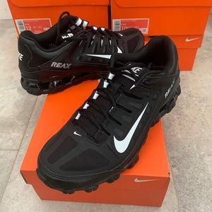 Nike Reax 8 TR Sneakers